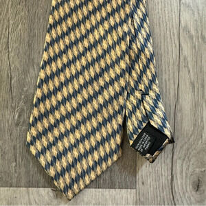 Bill Blass 100% silk tie